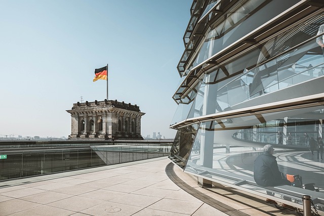 https://guideupstudyabroad.com/wp-content/uploads/2025/06/architecture-4468573_640.jpg